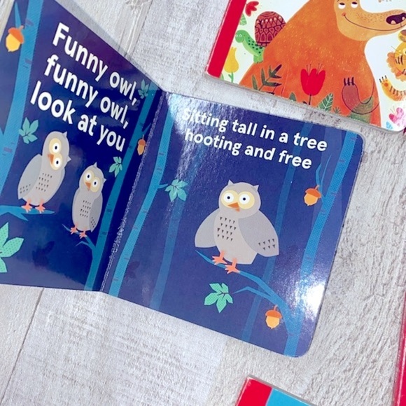 Set of 5 chick fil a miniature books - Picture 5 of 9